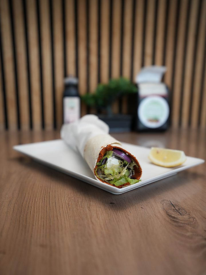 Çiğköfte Dürüm, handgerollt und frisch serviert